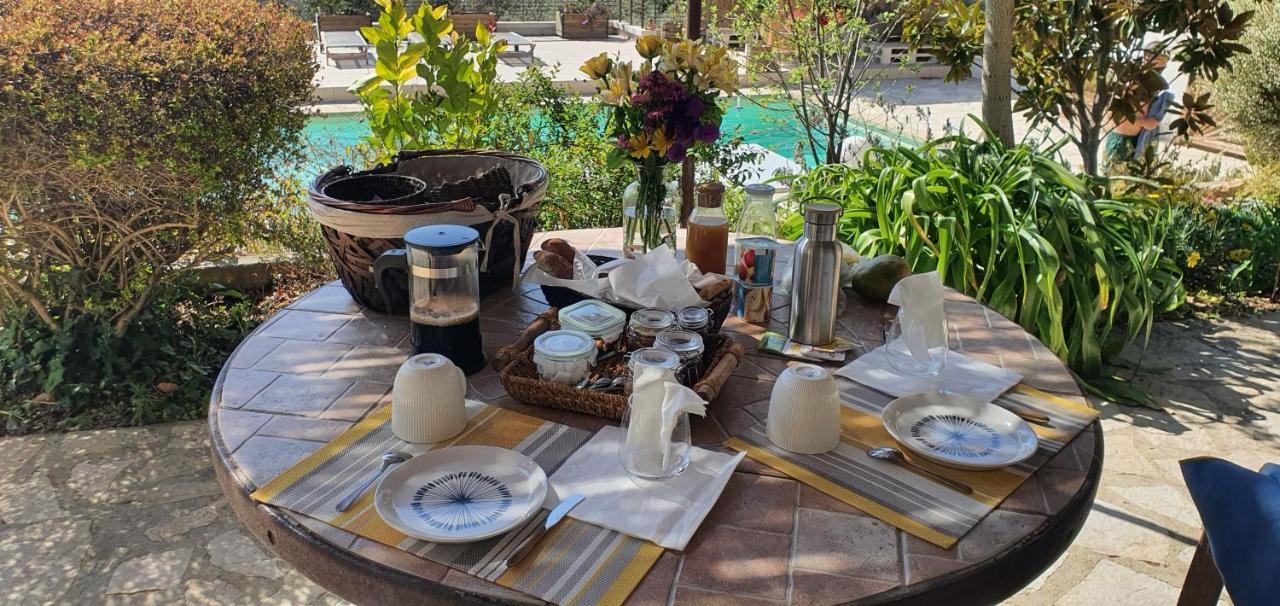 Mon Coin De Provence Petit-Dejeuner Offert Roquevaire Bagian luar foto